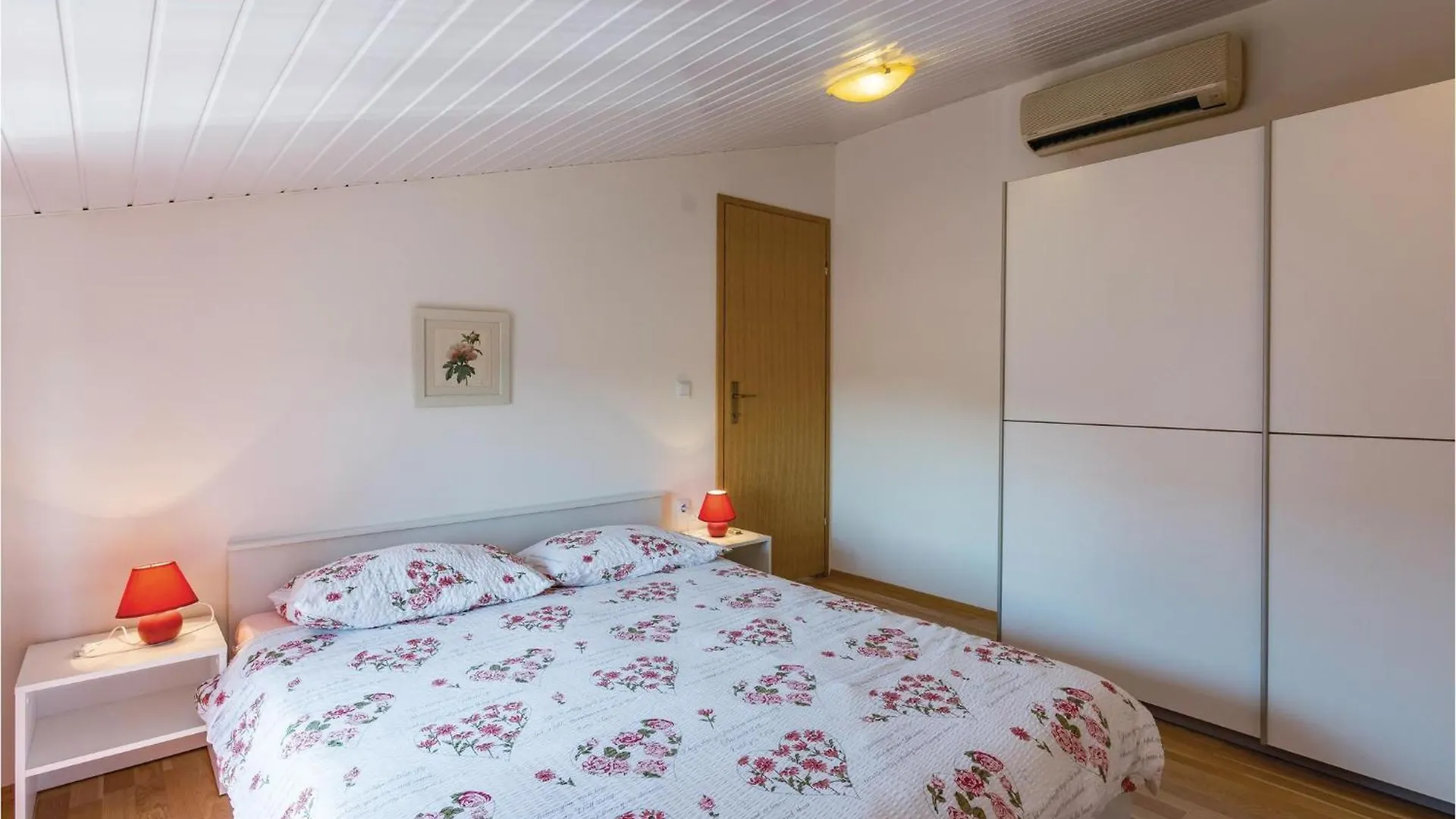 2 Bedroom Amazing Apartment In Vizinada