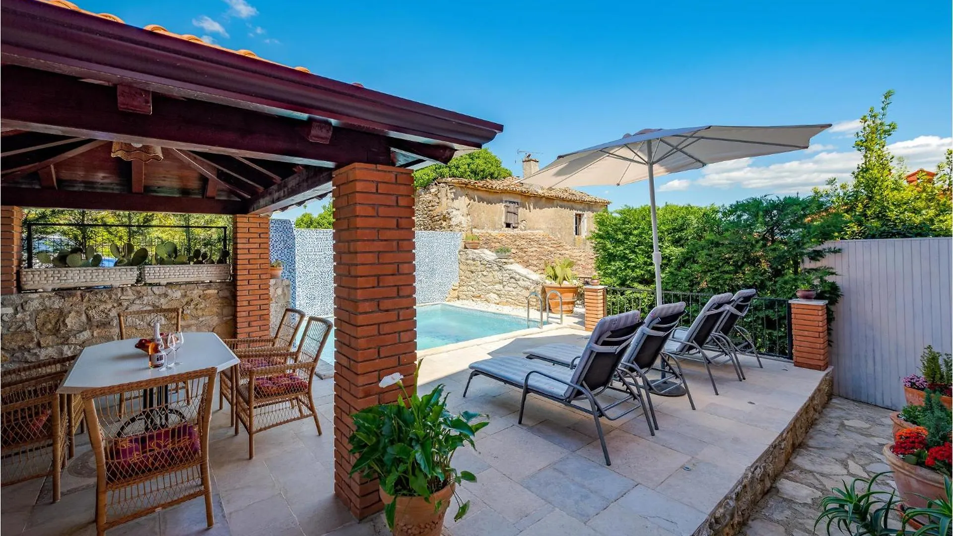 2 Bedroom Amazing Apartment In Vizinada