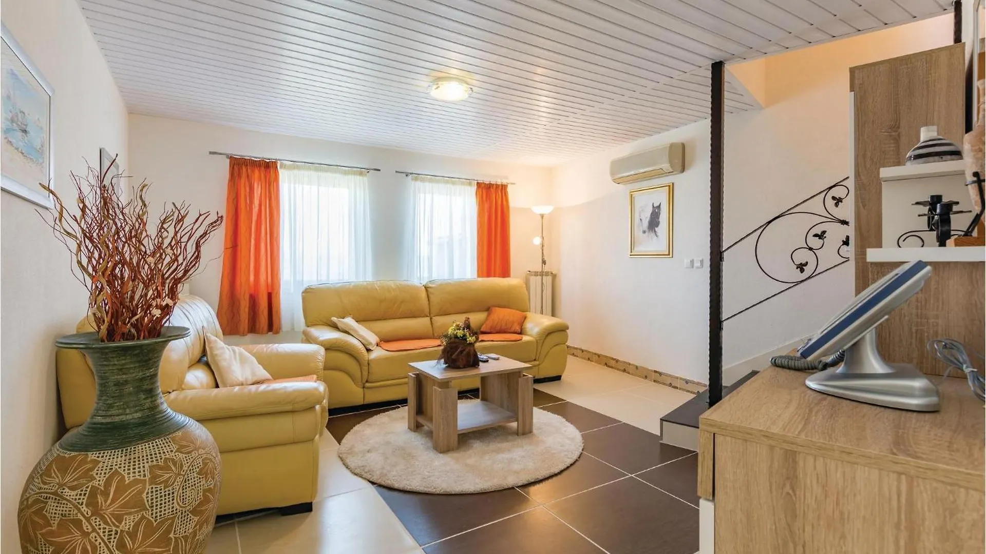 2 Bedroom Amazing Apartment In Vizinada