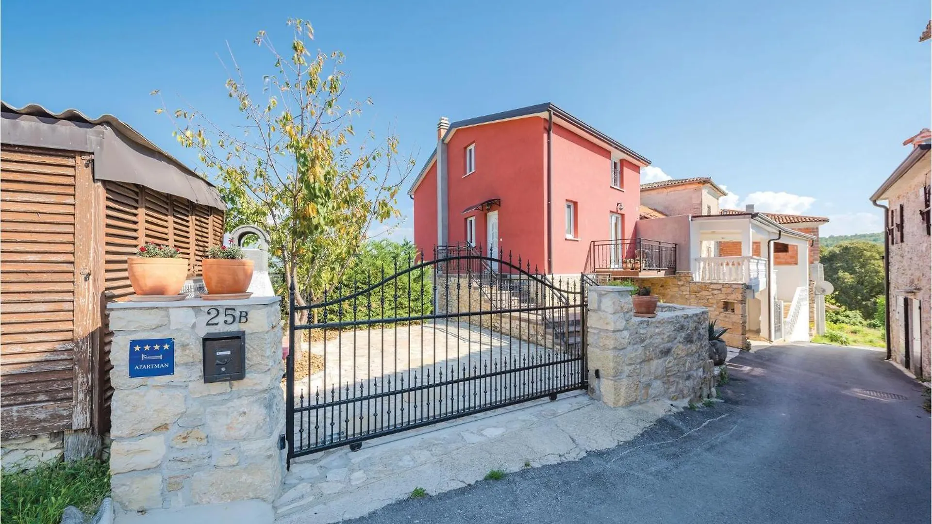 2 Bedroom Amazing Apartment In Vizinada
